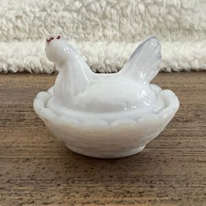 Vintage Westmoreland Milk Glass Mini Hen On Nest Salt Cellar Dip Signed 2.5”